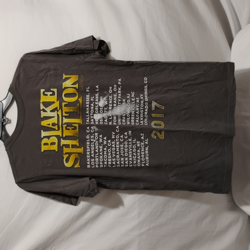 SALE! Blake Shelton Double Sided Gold Concert Band Tee Sz.M Worn 1X (BX29) - Picture 5 of 11